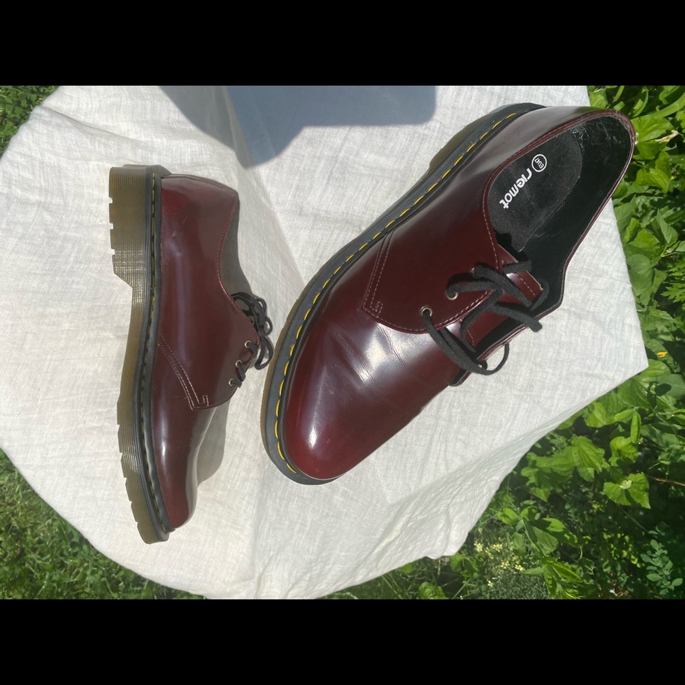 DR. MARTENS 1461 OXFORDS Cherry (not vegan)